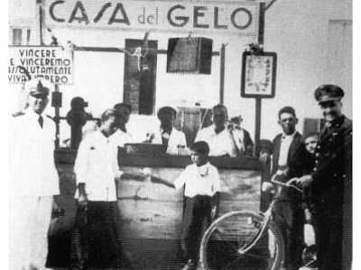 Ma chi produceva e distribuiva le granite? Un tempo il dolce veniva venduto da chioschetti posizionati sulle strade...